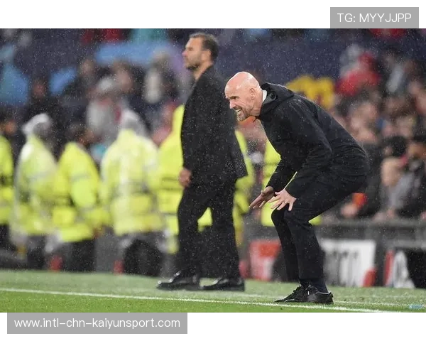 滕哈赫的“闪电任期”：药厂未尝联赛首胜就分道扬镳