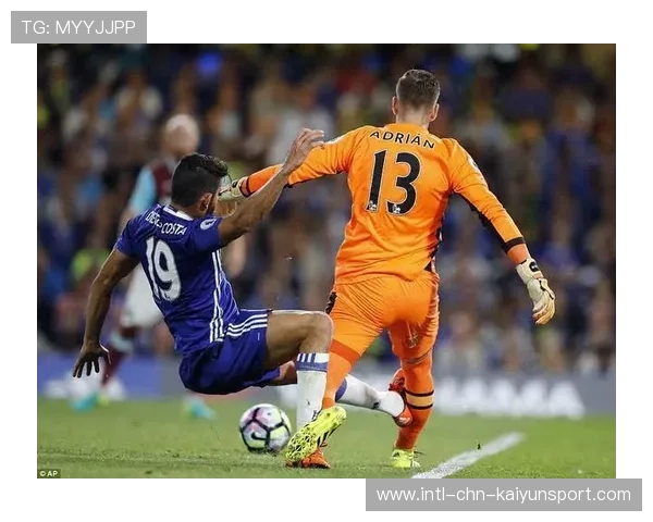 迪巴拉禁区前沿贴地斩入网，罗马一脚写意